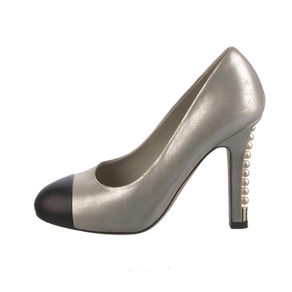 Chanel Pumps - Picture 2 of 4